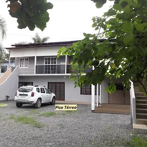 Casa de Férias Apartamento Com Churrasqueira Para 6 Pessoas, Sao Francisco do Sul